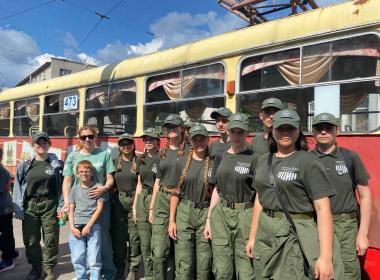 Курсанты Центра «ВОИН» проехали по знаковым местам Екатеринбурга в тематическом трамвае-лектории