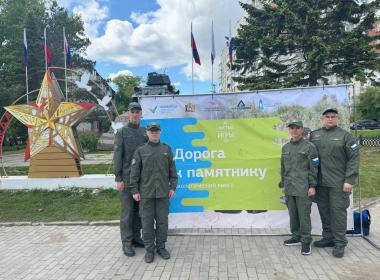 Хабаровские курсанты благоустроили территорию у мемориала «Танк Т-34»