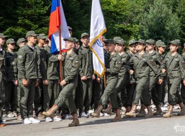 Руководители Центра «ВОИН» и ВДЦ «Океан» открыли межрегиональную смену «Время юных героев» на Дальнем Востоке