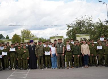 Директор Центра «ВОИН» закрыл финальную смену «Время юных героев» в Белгородской области