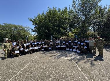 Директор Центра «ВОИН» закрыл финальную смену «Время юных героев» в  Калмыкии