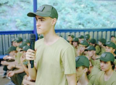 Курсанты хабаровской смены «Время юных героев» встретились с участником проекта «Герой Востока» Александром Бородатовым