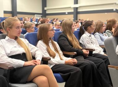 В волгоградской школе №7 для шестиклассников прошла встреча с Павлом Коротовым — специалистом Центра «ВОИН».