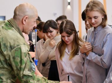 Тюменские инструкторы познакомили школьников с работой Центра «ВОИН»